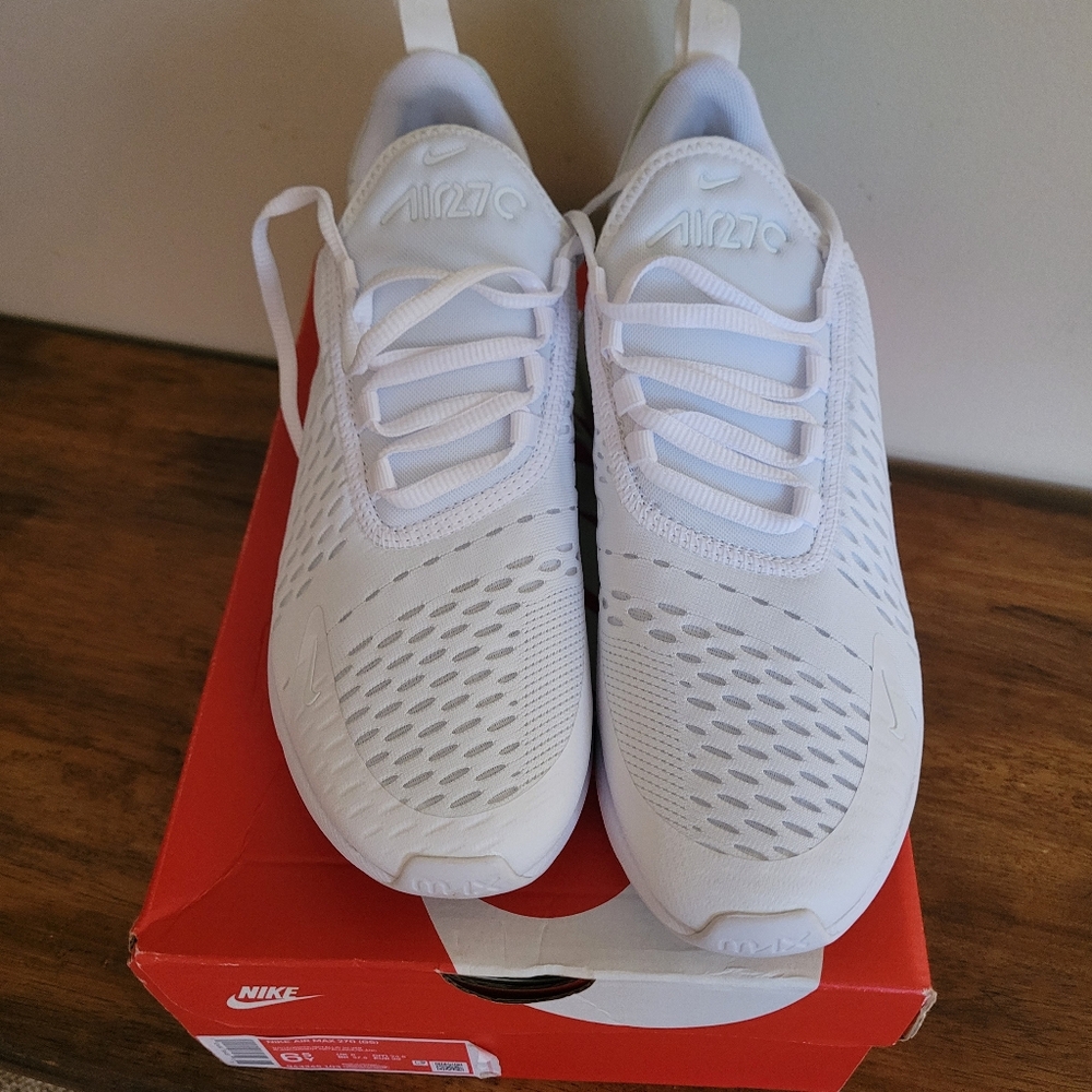 Nike Air Max 270 size 6.5Y